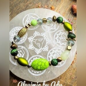 Alquimia Green and Gold Bracelet with Textured Beads